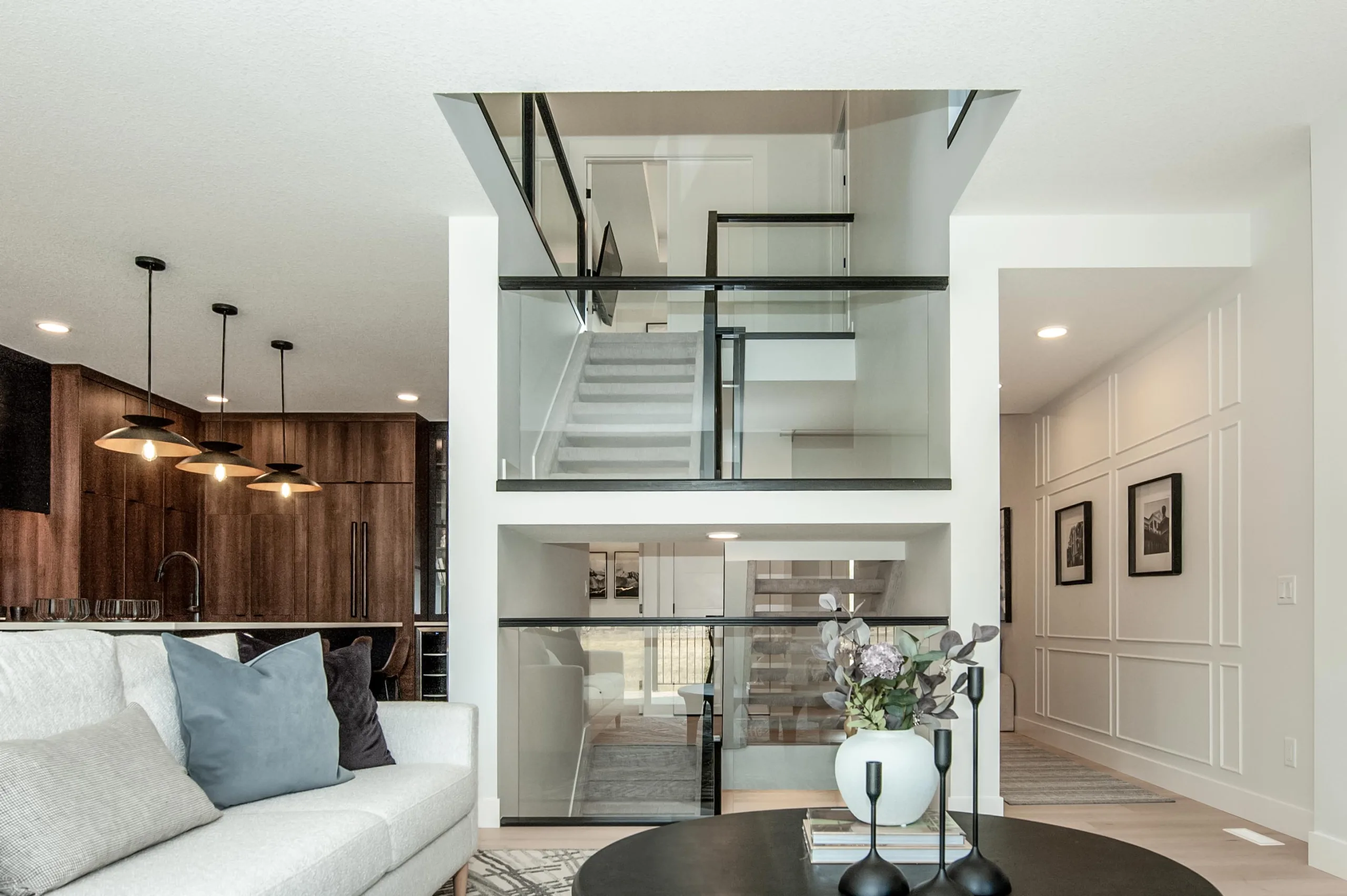 FW2192-Andor web ready-12