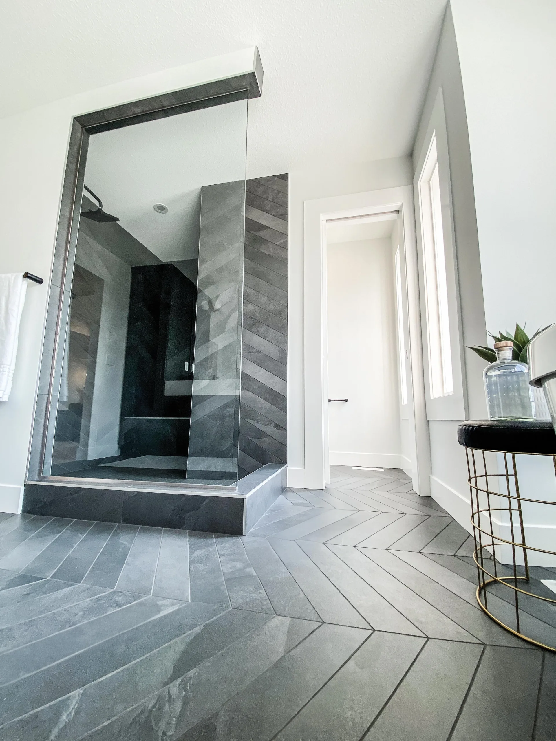 FW2192-Andor web ready-21