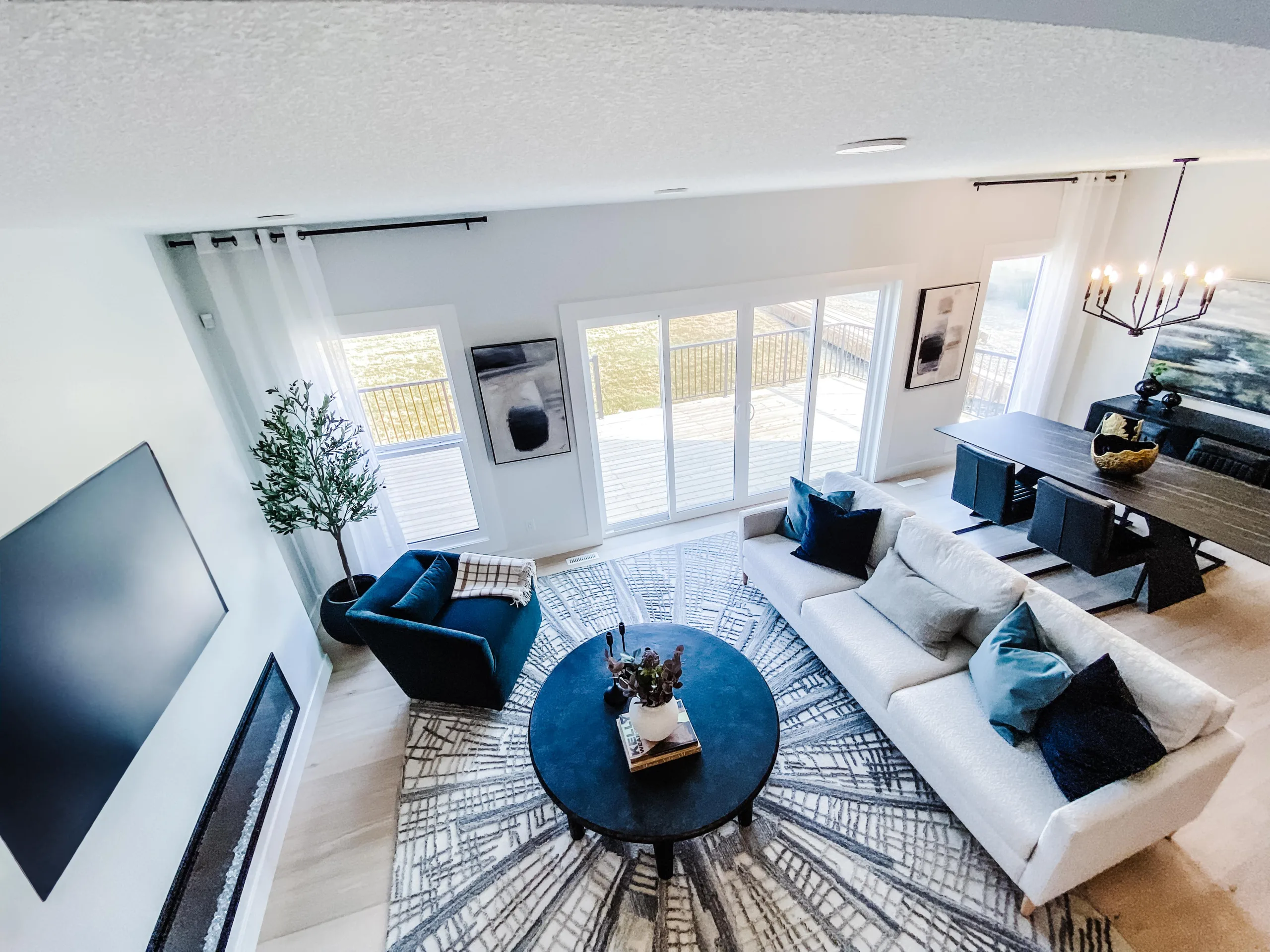 FW2192-Andor web ready-22